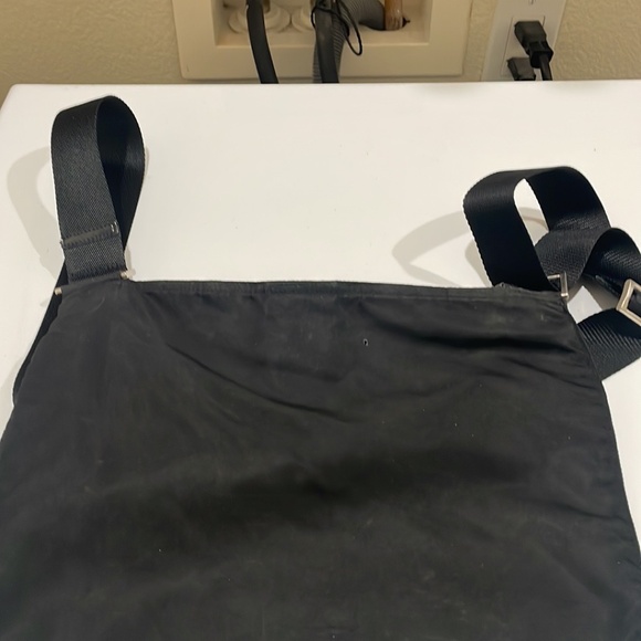 Prada Black Nylon Crossbody Zippered Bag—Adjustable Strap—BEAUTIFUL! Very Nice! - Picture 3 of 12
